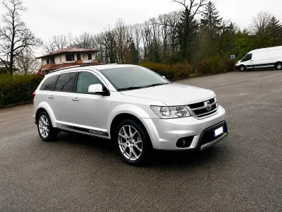 Usata Fiat Freemont Lounge 170 CV (125 kW) 2013 Argento SUV