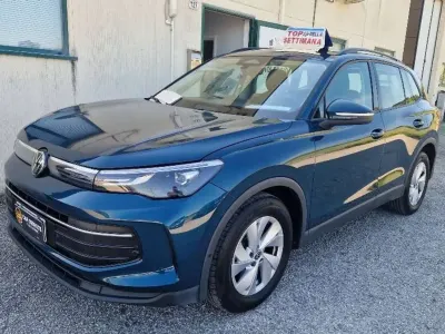 Usata VW Tiguan Life 150 CV (110 kW) 2025 Blu/azzurro SUV