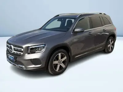 Usata Mercedes GLB200 150 CV (110 kW) 2022 Grigio SUV