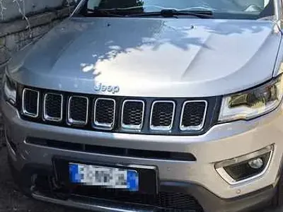 Usata Jeep Compass Limited 120 CV (88 kW) 2018 Grigio SUV