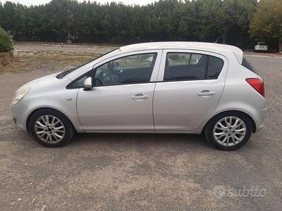 Usata Opel Corsa 75 CV (55 kW) 2010 Grigio Utilitaria