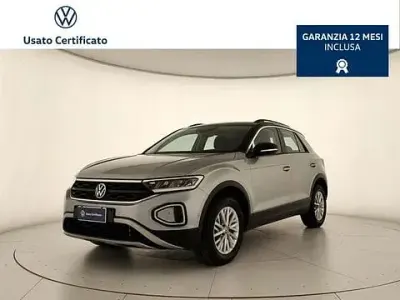 Usata VW T-Roc Life 150 CV (110 kW) 2024 Argento SUV