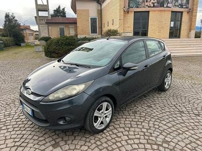 Usata Ford Fiesta Titanium 68 CV (50 kW) 2009 Grigio Utilitaria