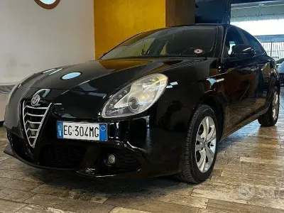 Second-hand Alfa Romeo Giulietta Distinctive 105 CP (77 kW) 2011 Gri Hatchback