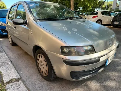 Usata Fiat Punto 80 CV (58 kW) 2000 Grigio Utilitaria