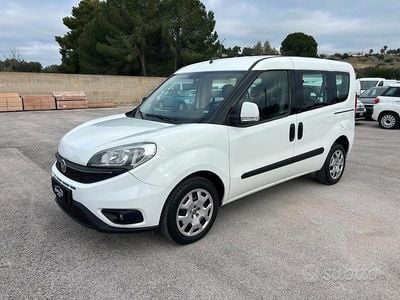 Usata Fiat Doblò 120 CV (88 kW) 2015 Bianco Monovolume