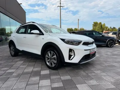 Usata Kia Stonic Style 83 CV (61 kW) 2023 Bianco SUV