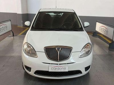 Usata Lancia Ypsilon 60 CV (44 kW) 2010 Bianco Utilitaria