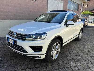 Usata VW Touareg R-line 262 CV (192 kW) 2016 Bianco SUV