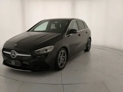 Käytetty Mercedes B200 Executive 150 HP (110 kW) 2019 Musta Tila-auto