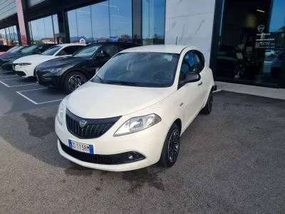 Usata Lancia Ypsilon S 70 CV (51 kW) 2024 Bianco Utilitaria