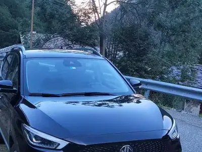 Usata MG ZS 72 kW (99 CV) 2023 Nero SUV