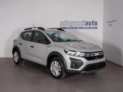 Usata Dacia Sandero Essentiel 91 CV (66 kW) 2024 Argento Berlina