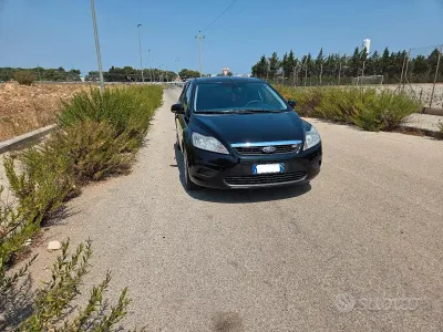 Usata Ford Focus 109 CV (80 kW) 2008 Nero Station wagon