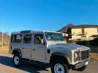 Usata Land Rover Defender 68 CV (50 kW) 2013 Grigio Berlina