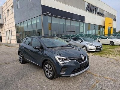 Usata Renault Captur Zen 101 CV (74 kW) 2020 Grigio(met.) SUV