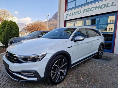 Usata VW Passat Alltrack 200 CV (147 kW) 2023 Gletscherweiß metallic Station wagon