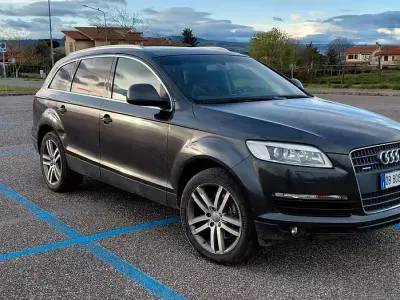 Usata Audi Q7 240 CV (176 kW) 2006 Grigio SUV