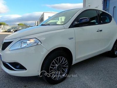 Usata Lancia Ypsilon 84 CV (61 kW) 2016 Beige Utilitaria