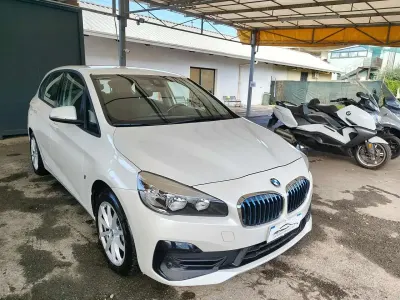 Usata BMW 225 Active Tourer iPerformance 136 CV (100 kW) 2019 Bianco Monovolume