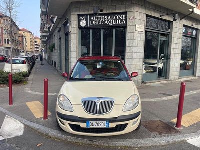Usata Lancia Ypsilon 80 CV (58 kW) 2006 Beige Utilitaria