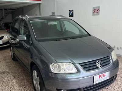 Käytetty VW Touran 140 HP (102 kW) 2006 Tila-auto
