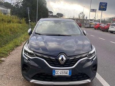Usata Renault Captur Business 101 CV (74 kW) 2020 Blu/azzurro SUV