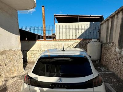 Usata Peugeot 208 GT 101 CV (74 kW) 2022 Utilitaria