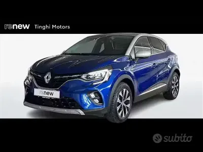 Usata Renault Captur Techno 94 CV (69 kW) 2023 Blu scuro SUV