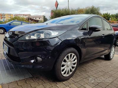 Usata Ford Fiesta 70 CV (51 kW) 2010 Nero Utilitaria