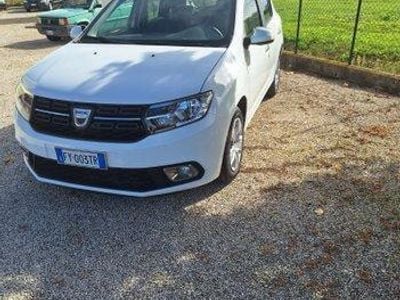 Usado Dacia Sandero 75 CV (55 kW) 2019 Blanco Utilitario
