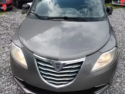 Usata Lancia Ypsilon 69 CV (50 kW) 2011 Grigio Utilitaria
