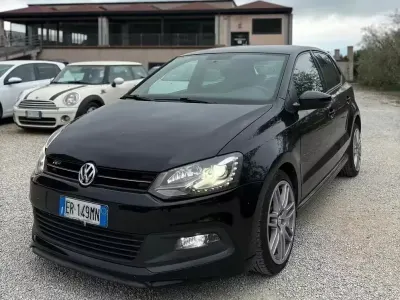 Usata VW Polo R-line 90 CV (66 kW) 2014 Nero Utilitaria