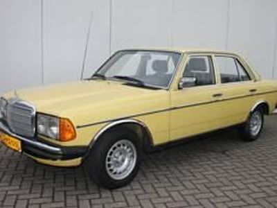 Usata Mercedes 200 76 CV (55 kW) 1982 Giallo Berlina