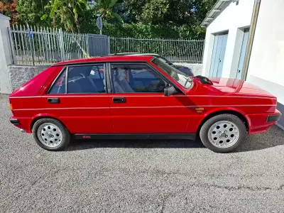 Usata Lancia Delta 166 CV (122 kW) 1990 Rosso Utilitaria