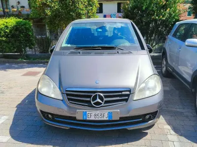 Usata Mercedes A180 Elegance 109 CV (80 kW) 2009 Grigio Monovolume