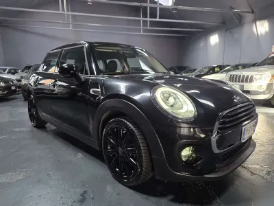 Usata Mini Cooper D Hype 116 CV (85 kW) 2017 Nero Utilitaria