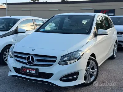 Usata Mercedes B180 109 CV (80 kW) 2015 Bianco Utilitaria