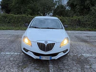 Begagnad Lancia Delta 120 HK (88 kW) 2009 Vit Halvkombi