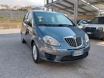Usata Lancia Musa 90 CV (66 kW) 2009 Grigio Monovolume
