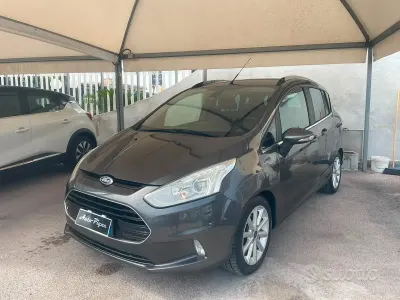 Usata Ford B-MAX Titanium X 101 CV (74 kW) 2016 Grigio Monovolume