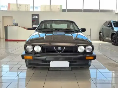 Usata Alfa Romeo Alfetta 158 CV (116 kW) 1982 Grigio Berlina