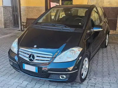 Usata Mercedes A180 Avantgarde 109 CV (80 kW) 2012 Nero Utilitaria