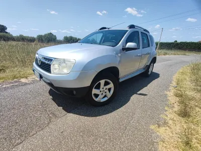 Usata Dacia Duster Lauréate 107 CV (78 kW) 2011 Grigio SUV