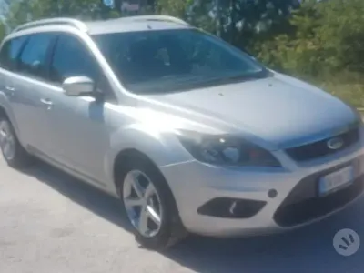 Usata Ford Focus 90 CV (66 kW) 2009 Grigio Station wagon