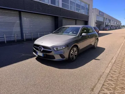 Usata Mercedes A200 Business 163 CV (119 kW) 2020 Grigio Berlina