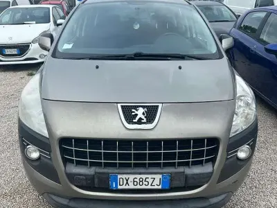 Usata Peugeot 3008 Premium 109 CV (80 kW) 2009 Beige Station wagon