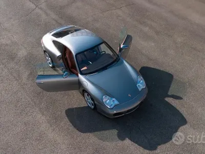 Usata Porsche 911 Carrera 4S 320 CV (235 kW) 2002 Grigio Coupé