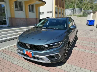 Usata Fiat Tipo Cross 131 CV (96 kW) 2025 Berlina