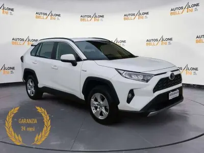 Usata Toyota RAV4 Hybrid Active 218 CV (160 kW) 2021 Bianco SUV